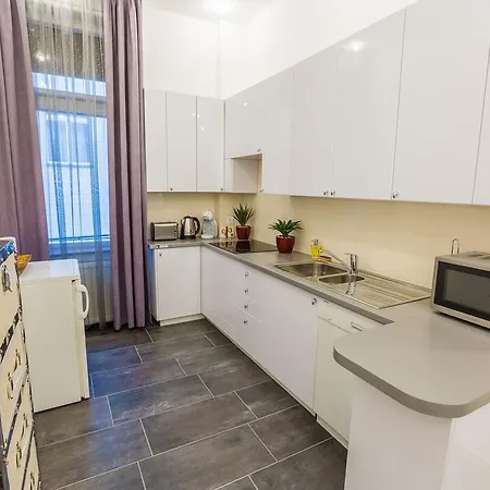 Vaci Utca Luxury Budapest